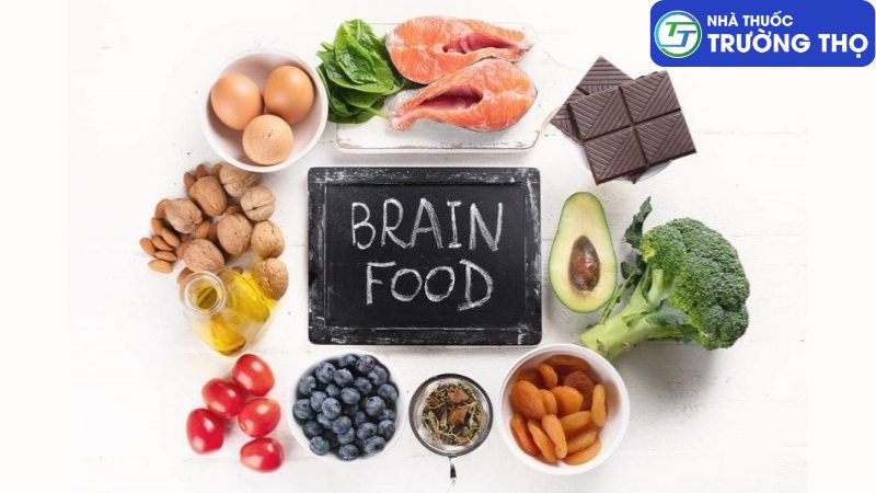 Thực hiện chế độ ăn khoa học, lành mạnh sẽ giúp ích rất nhiều cho việc cải thiện thiểu năng tuần hoàn máu não 