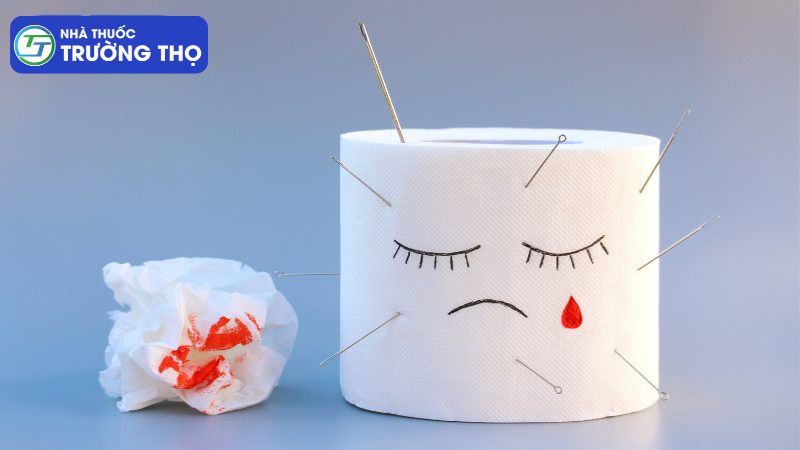 Biến chứng viêm đại tràng này xảy ra khi lớp niêm mạc đại tràng bị viêm nhiễm sâu và lan rộng gây vỡ mạch máu